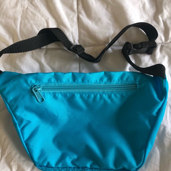 Sunday Riley Fanny Pack with free pop socket - Picture 4 of 4